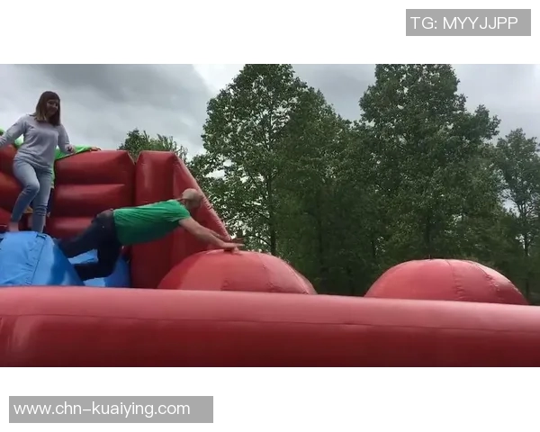 足球场上的幽默瞬间让你捧腹大笑的搞笑段子合集